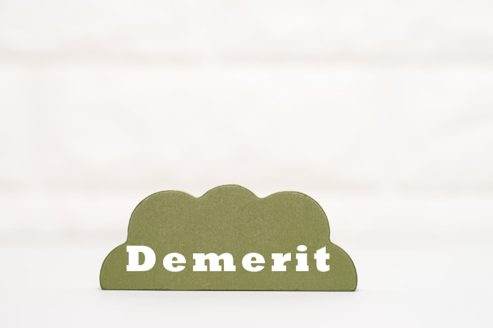 ワイヤー矯正のデメリットのイメージ