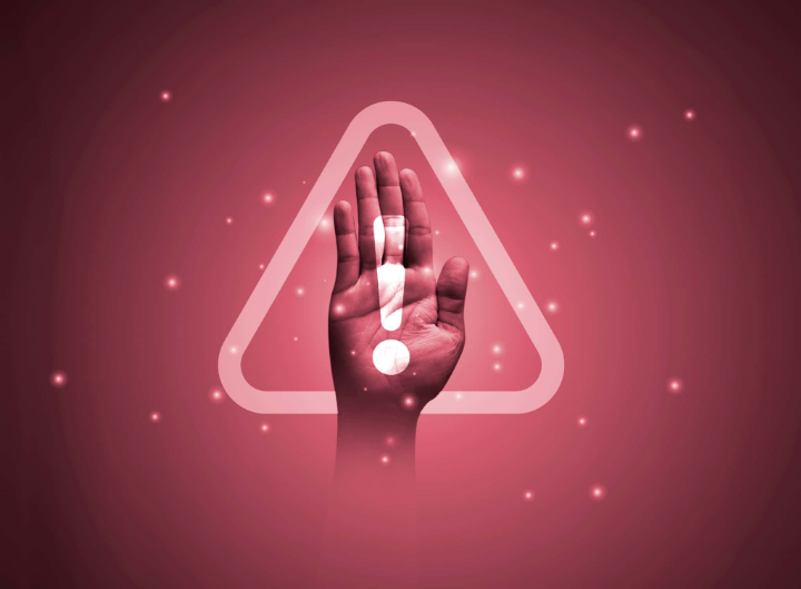 抜歯後にインプラントを行う場合の注意点を説明するイメージ